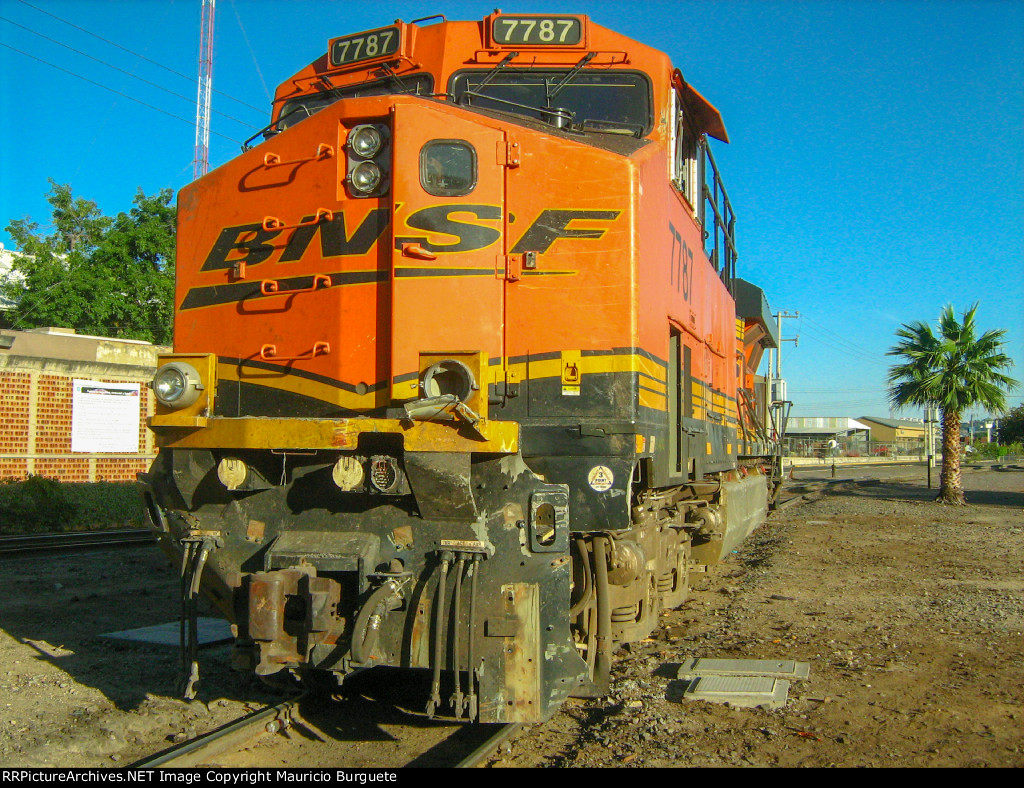 BNSF ES44DC Locomotive wrecked